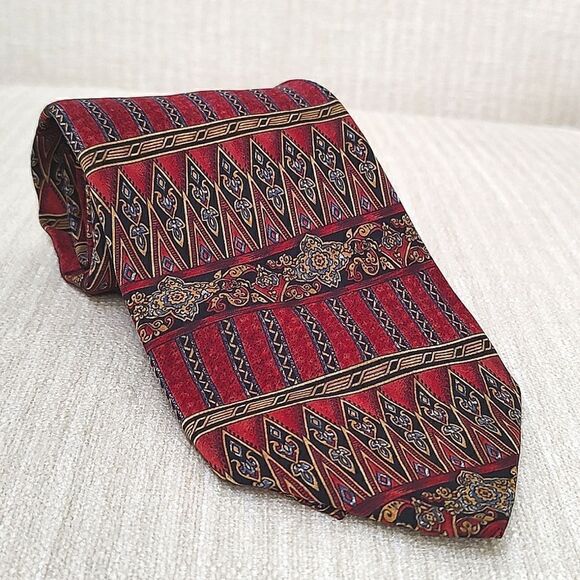 Metropolitan Museum of Art Silk Men's Necktie - Picture 1 of 9